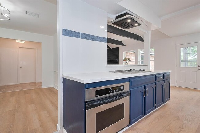 Building Photo - 25303 Lynbriar Ln