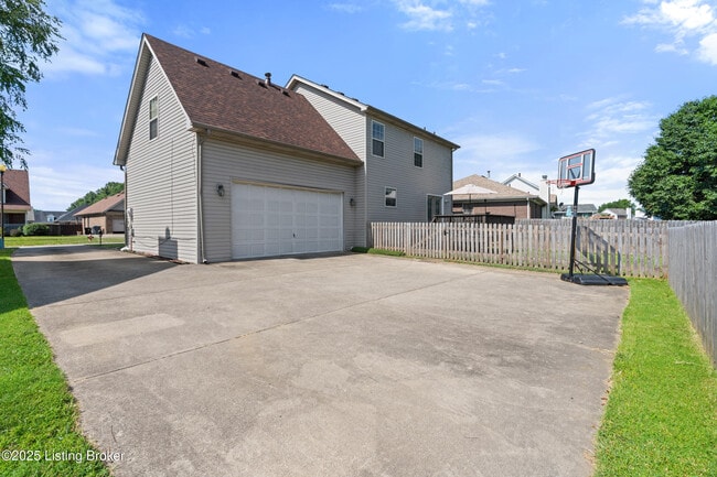 Building Photo - 8212 Grandel Pl