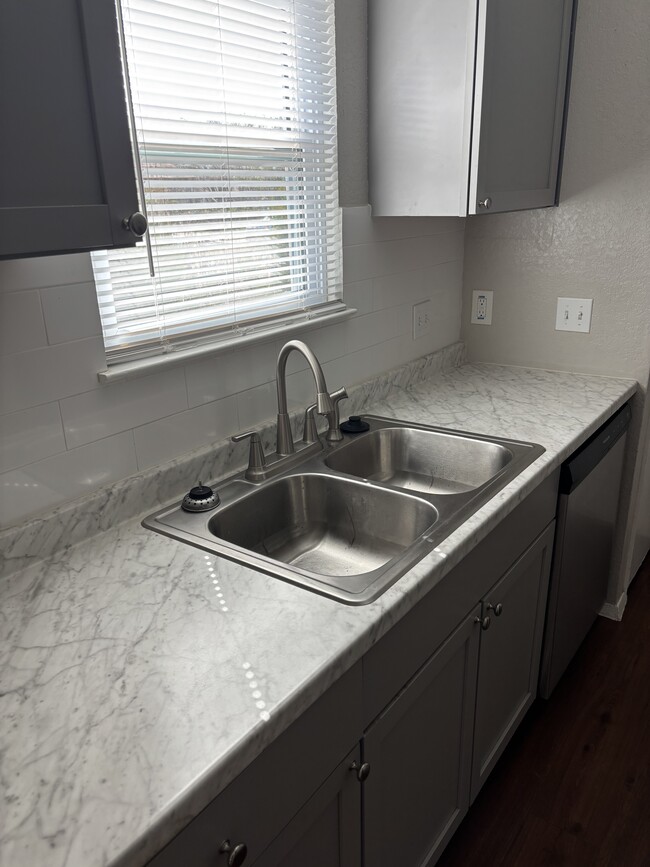 Building Photo - 2107 Conestoga Trl