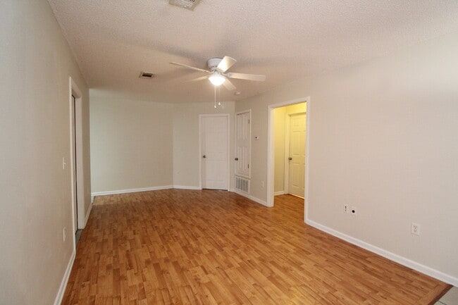 Building Photo - 2-Bed, 2-Bath Brick Duplex Near NAS Whitin...