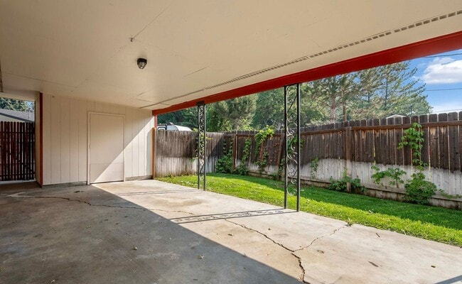 Building Photo - 4902 W Targee St
