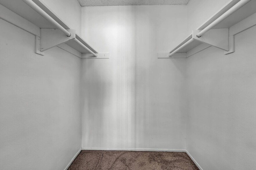Building Photo - 2818 W 235th St
