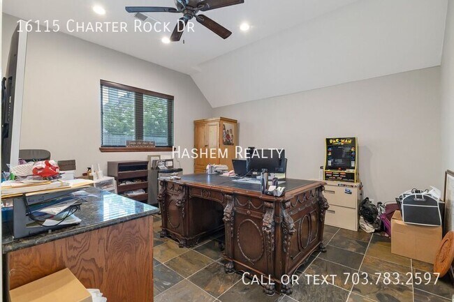 Building Photo - 16115 Charter Rock Dr