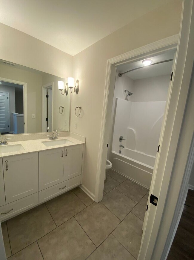 Building Photo - 5363 Nikki Way