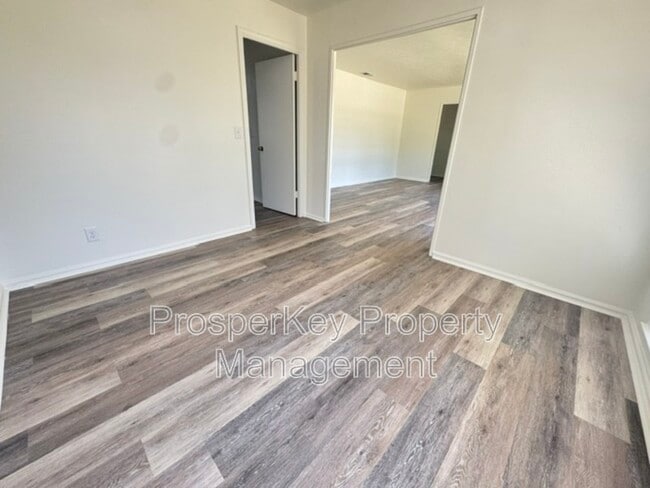 Building Photo - 210 Playa Del Ray Dr