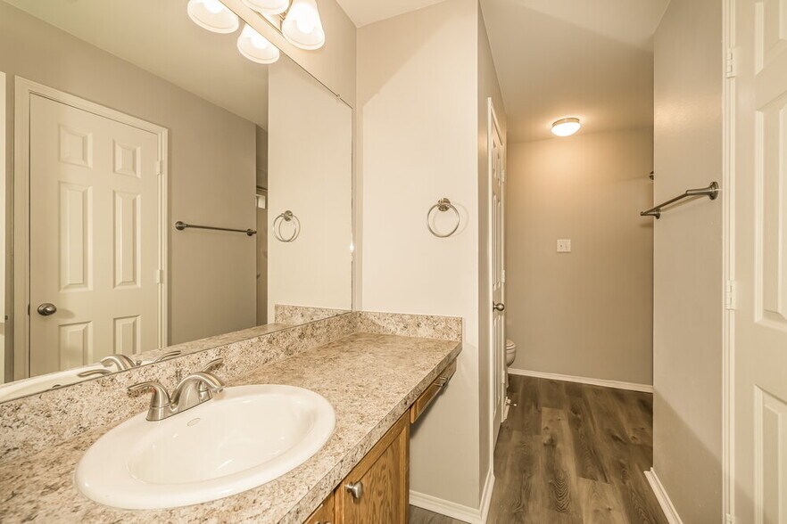 Building Photo - 1108 Savage Dr