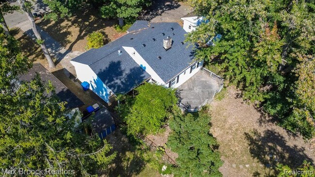 Building Photo - 4120 Lotus Dr