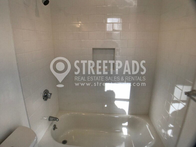 Building Photo - 15 Langdon St