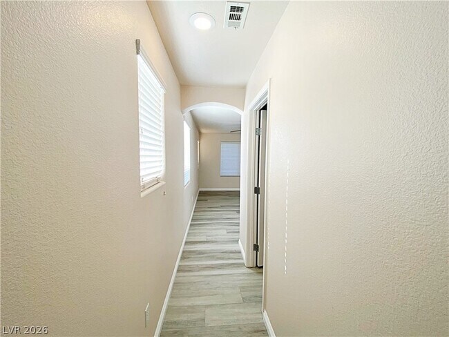 Building Photo - 5281 Valencia Crest Ave