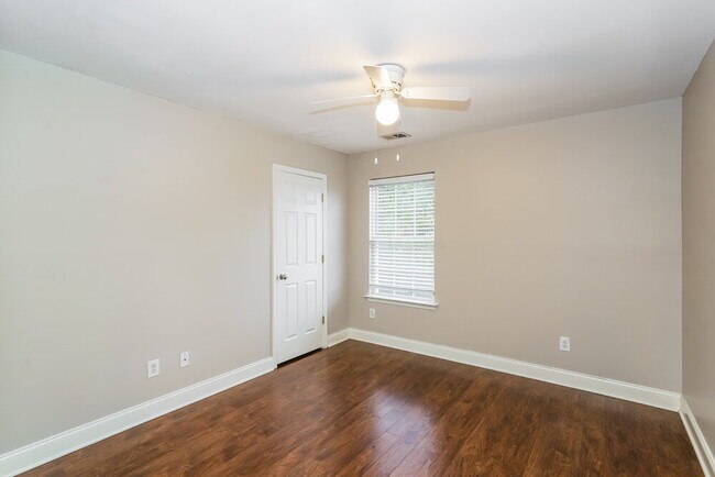 Building Photo - 111 Coldwater Dr