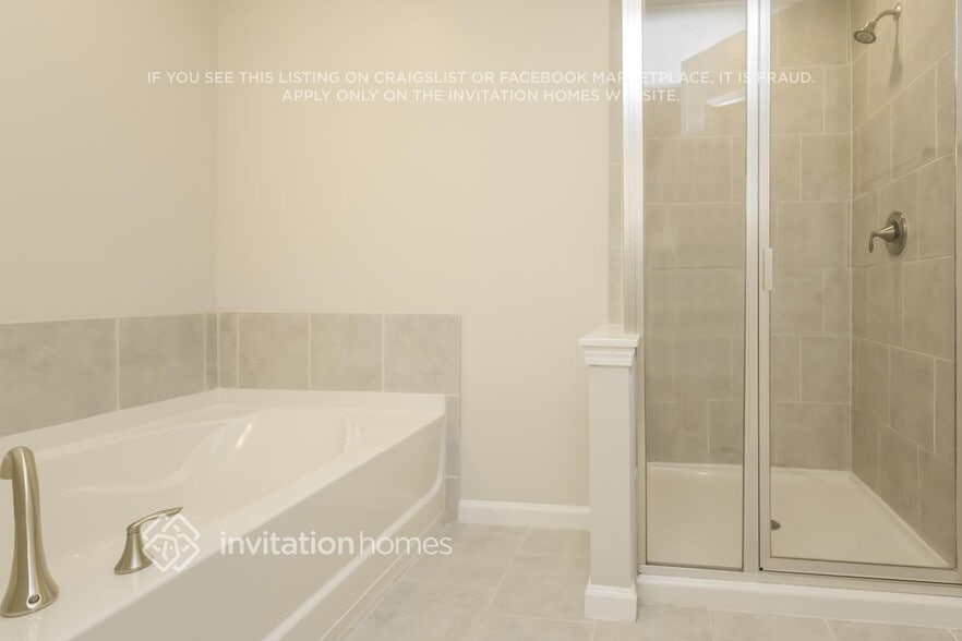 Building Photo - 402 Montclair Ct