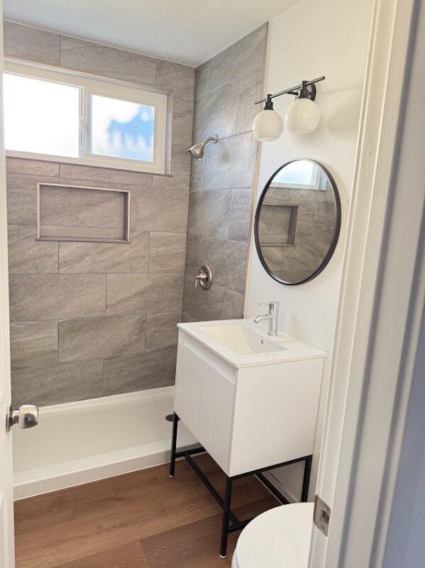 Building Photo - 8927 Delrose Ave