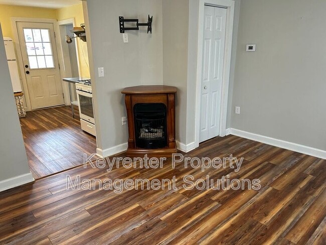 Building Photo - 2312 Poplar St