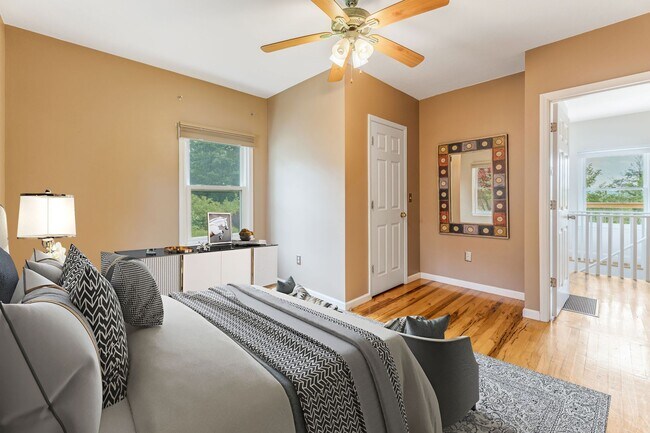 Building Photo - Asheville Rental!