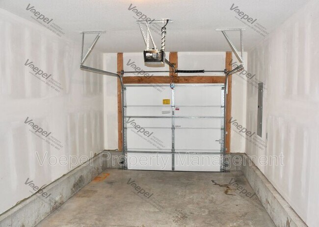 Building Photo - 606 E Albert Ave