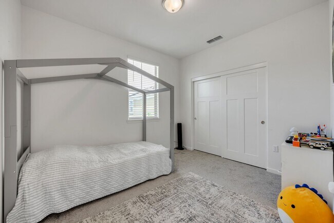 Building Photo - 9310 Mystic Lake Alley