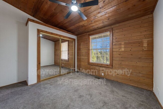 Building Photo - 5800 McKinley Dr