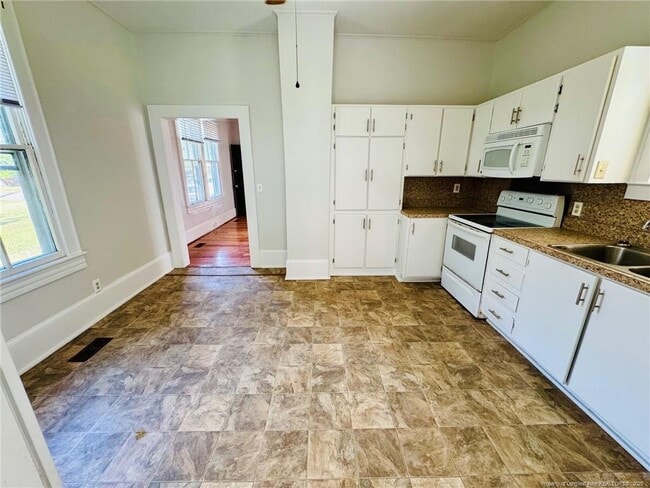 Building Photo - 907 Caldwell St