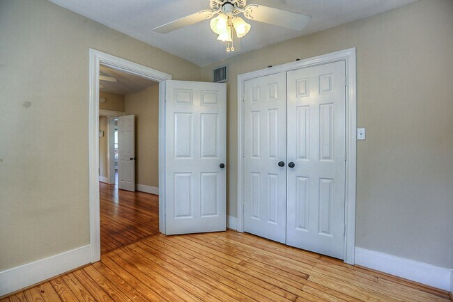 Building Photo - 1119 Jerome St