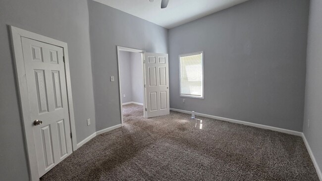 Building Photo - 3 Bedroom in rare to rent area!