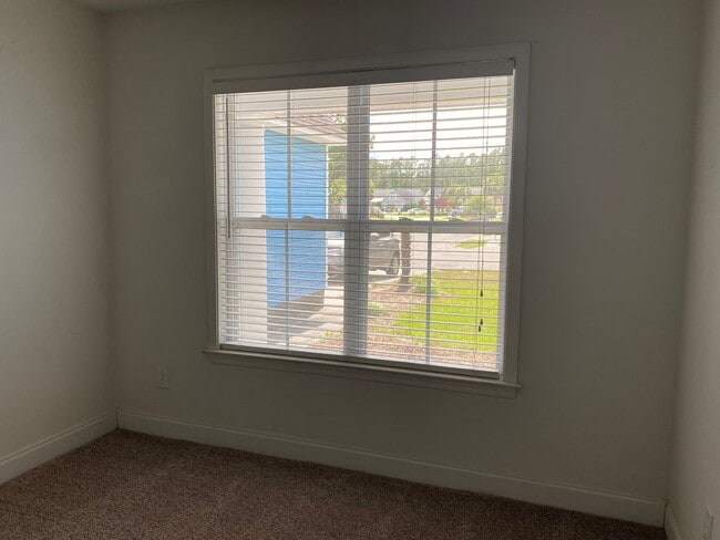 Building Photo - 129 S.Palms Drive