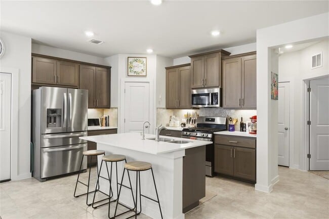 Building Photo - 514 Clearlake Dr