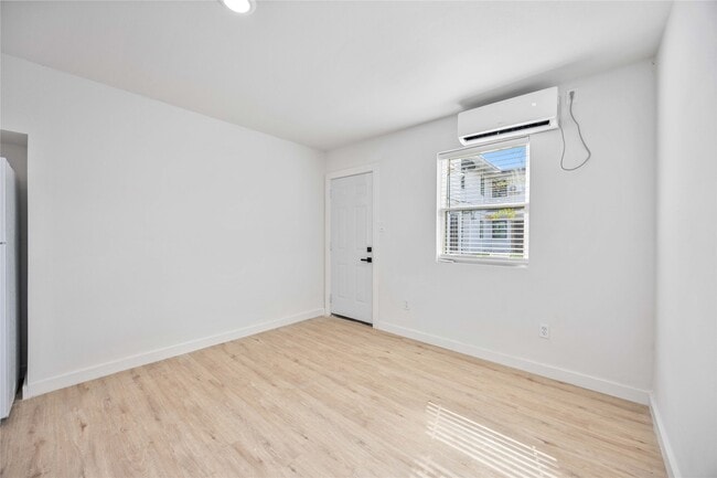 Building Photo - 6811 Del Rio St