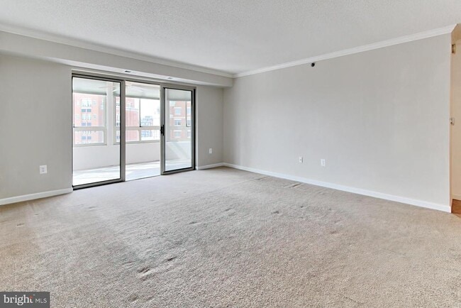 Building Photo - 2121 Jamieson Ave