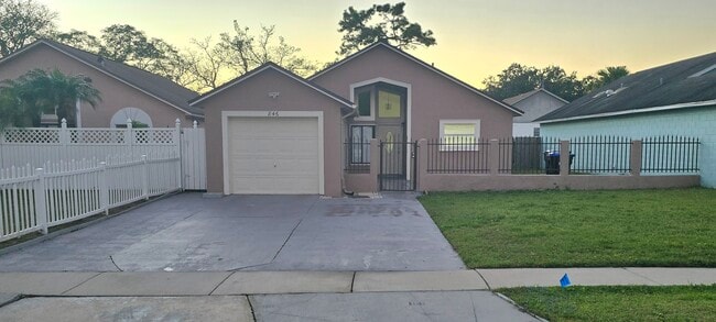 Building Photo - 846 Grenadier Dr