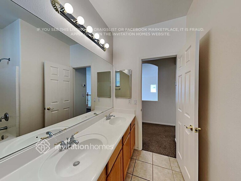 Building Photo - 10803 Vemoa Dr
