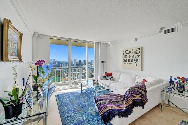 Building Photo - 19501 W Country Club Dr