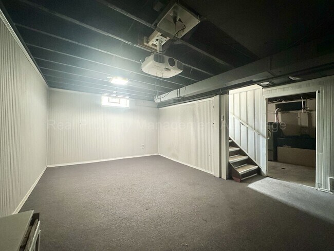 Building Photo - Charming Royal Oak 3-Bed with Sunroom, Dec...