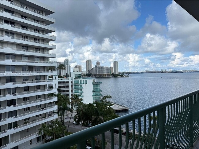 Building Photo - 1408 Brickell Bay Dr