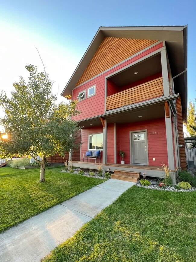 Building Photo - Charming Downtown Retreat: A Unique Blend of Urban Living and Montana Charm in Bozeman