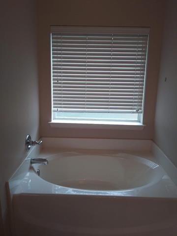 Building Photo - 9017 Racquet Club Dr