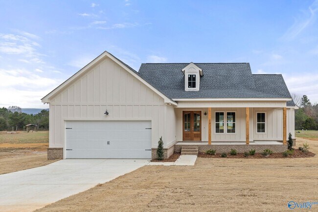 Primary Photo - 219 Bush Rd SE