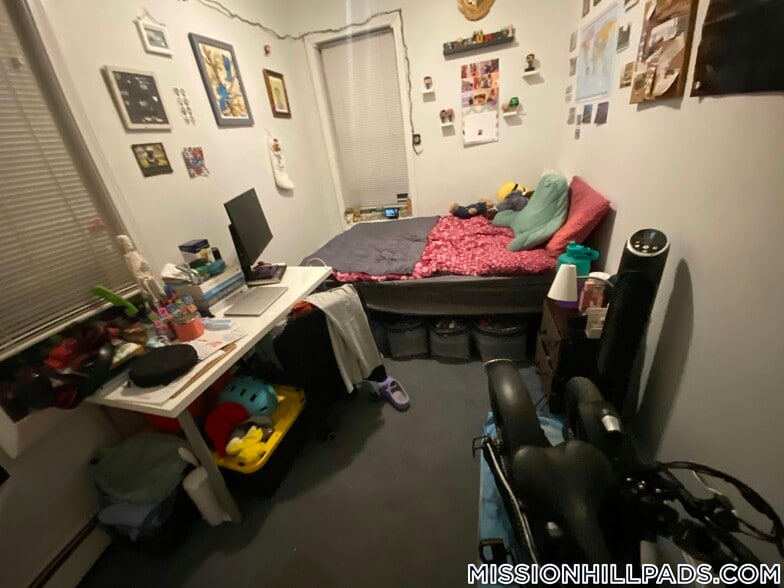 Building Photo - 822 Huntington Ave