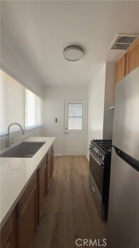 Building Photo - 622 N Olive St
