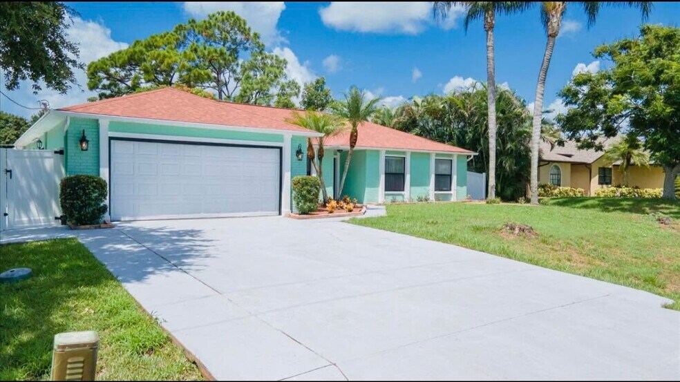 Primary Photo - 2024 SW Monterrey Ln