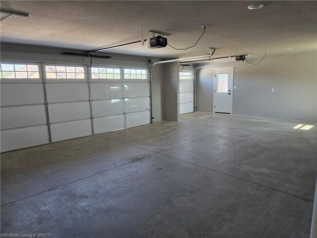 Building Photo - Luxury Home for lease near Arkansas College of Osteopathic Medicine (ARCOM)