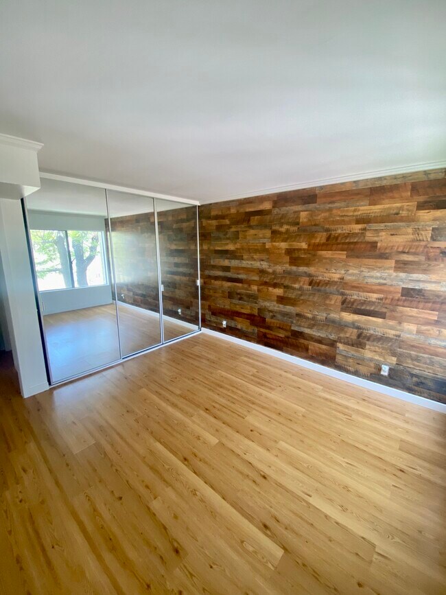 Building Photo - 1311 Summertime Ln