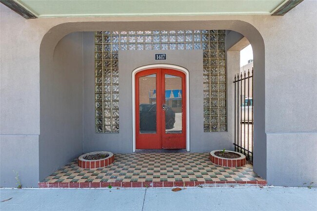 Building Photo - 1413 23rd Street Rear