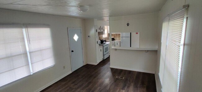 Building Photo - 356 Wilson Rd