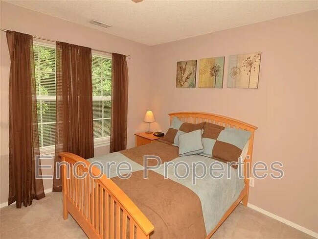 Building Photo - 6225 Saybrooke Dr