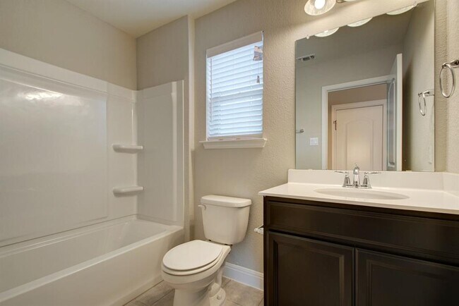 Building Photo - 1051 Kenney Fort Crossing