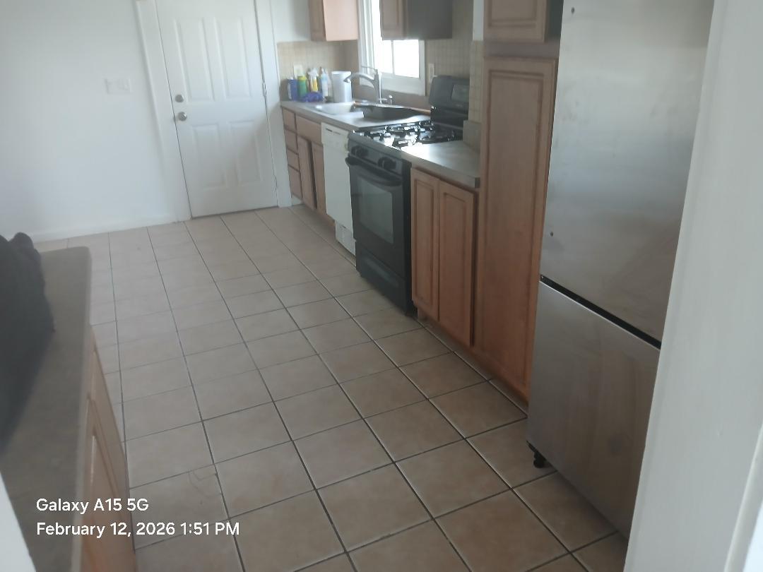 Building Photo - 158 Seeley Ave