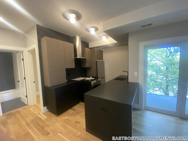 Building Photo - 66 Lubec St