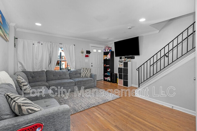 Building Photo - 944 Dalton Ave