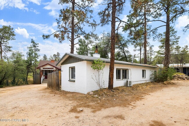 Building Photo - 1623 Idylwild Rd