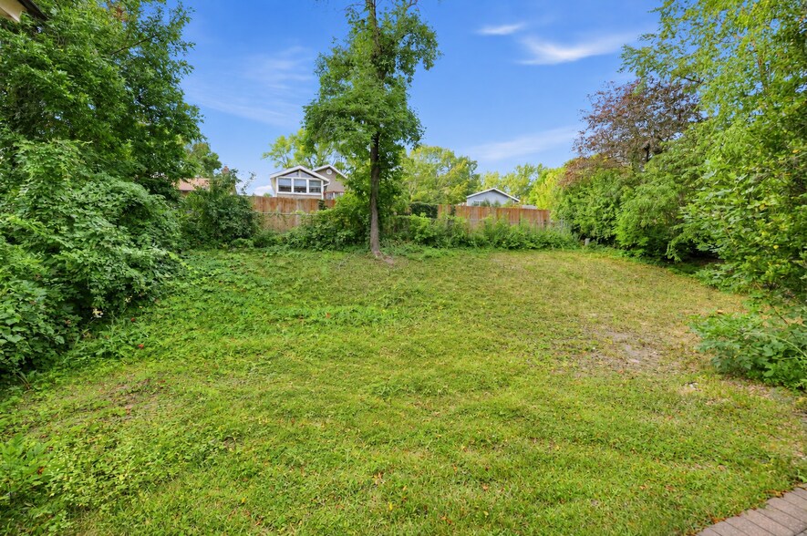 Building Photo - 7351 Berkshire Way